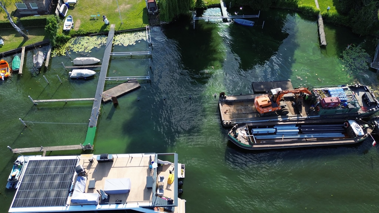 Luftaufnahme der Bauarbeiten am Steg
